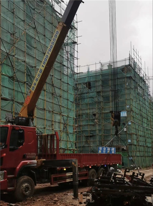 滦州市“慢工细活”—— 吊车的 “微动控制” 技术