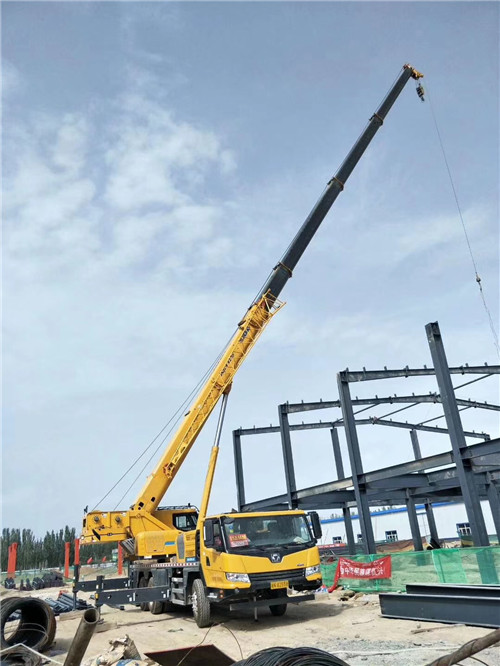 滦州市超高层建筑钢结构吊装案例